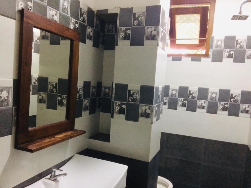 אנוראדפורה Ambel Homestay חדר תמונה