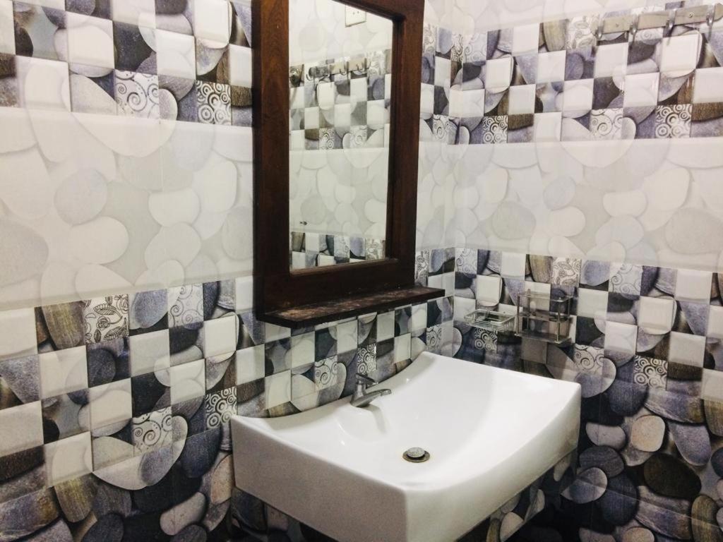 אנוראדפורה Ambel Homestay חדר תמונה