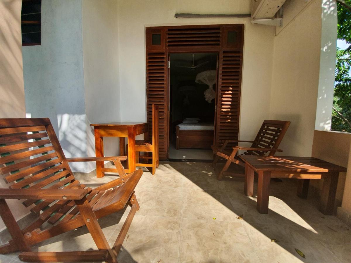 אנוראדפורה Ambel Homestay מראה חיצוני תמונה